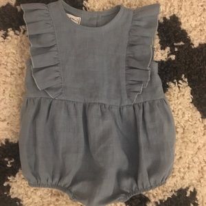 Dannie and Lilou baby’s girl linen romper